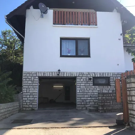 Balatoni Family House *