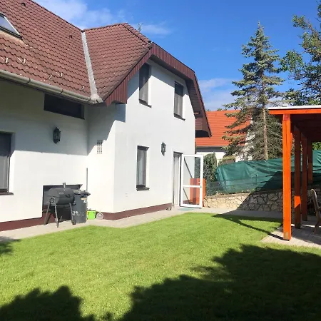 Balatoni Family House Apartament *