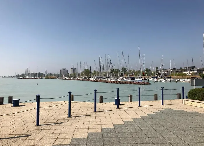 Apartament Balatoni Family House *